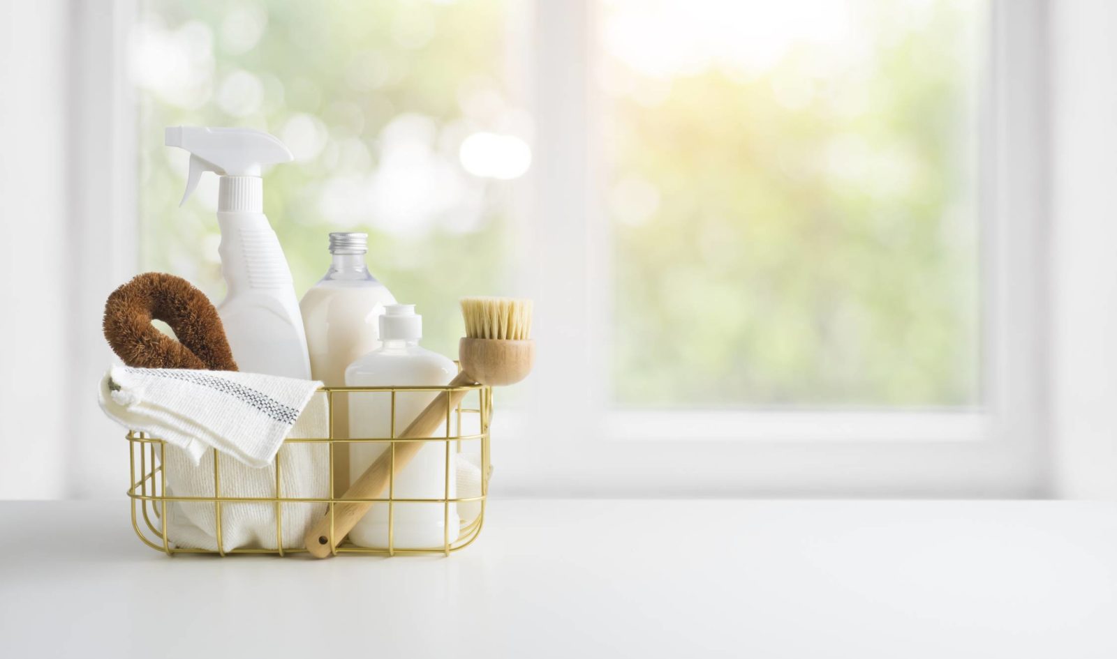 nettoyer des fenêtres en PVC blanc