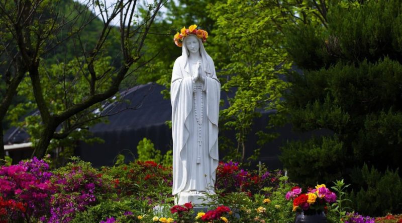 embellir votre jardin avec des statues religieuses