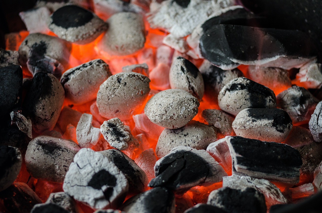 Comment allumer un barbecue au charbon