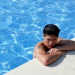 Piscine coque ou piscine en béton : que choisir pour votre projet ?